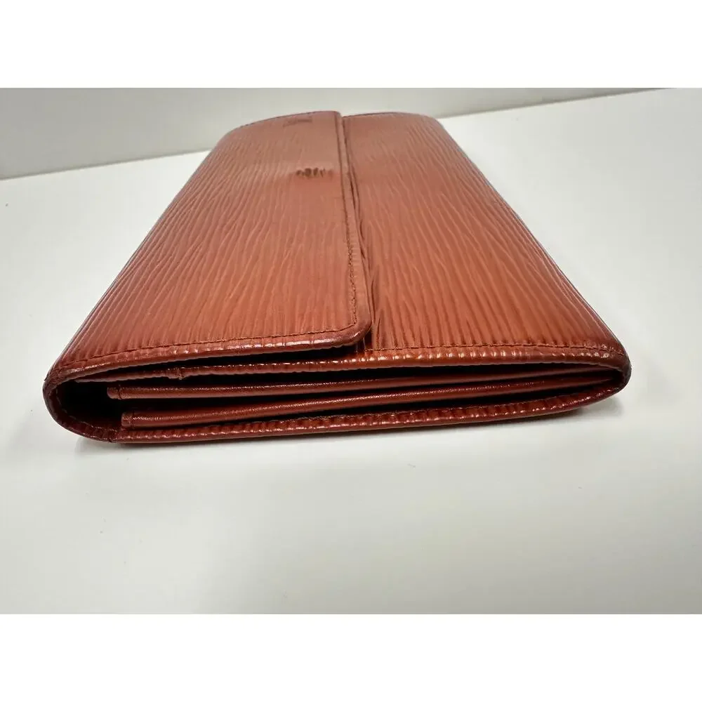 Authentic Vintage Louis Vuitton EPI Leather Long Wallet - Picture 4 of 13